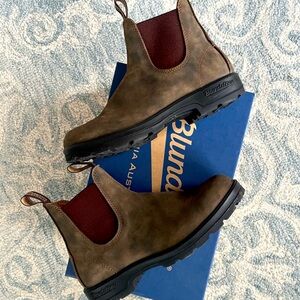 #585 WOMENS CLASSICS CHELSEA BOOTS - RUSTIC BROWN 8.5